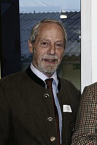 Dr. Gustav Harmer